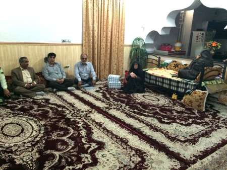 دیدار مسوولان دیر بوشهر با خانواده شهیدان