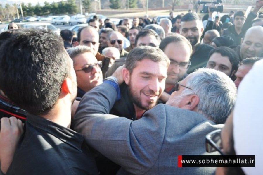 پرستار آزاده مدافع حرم با استقبال مردم محلات به زادگاه خود بازگشت