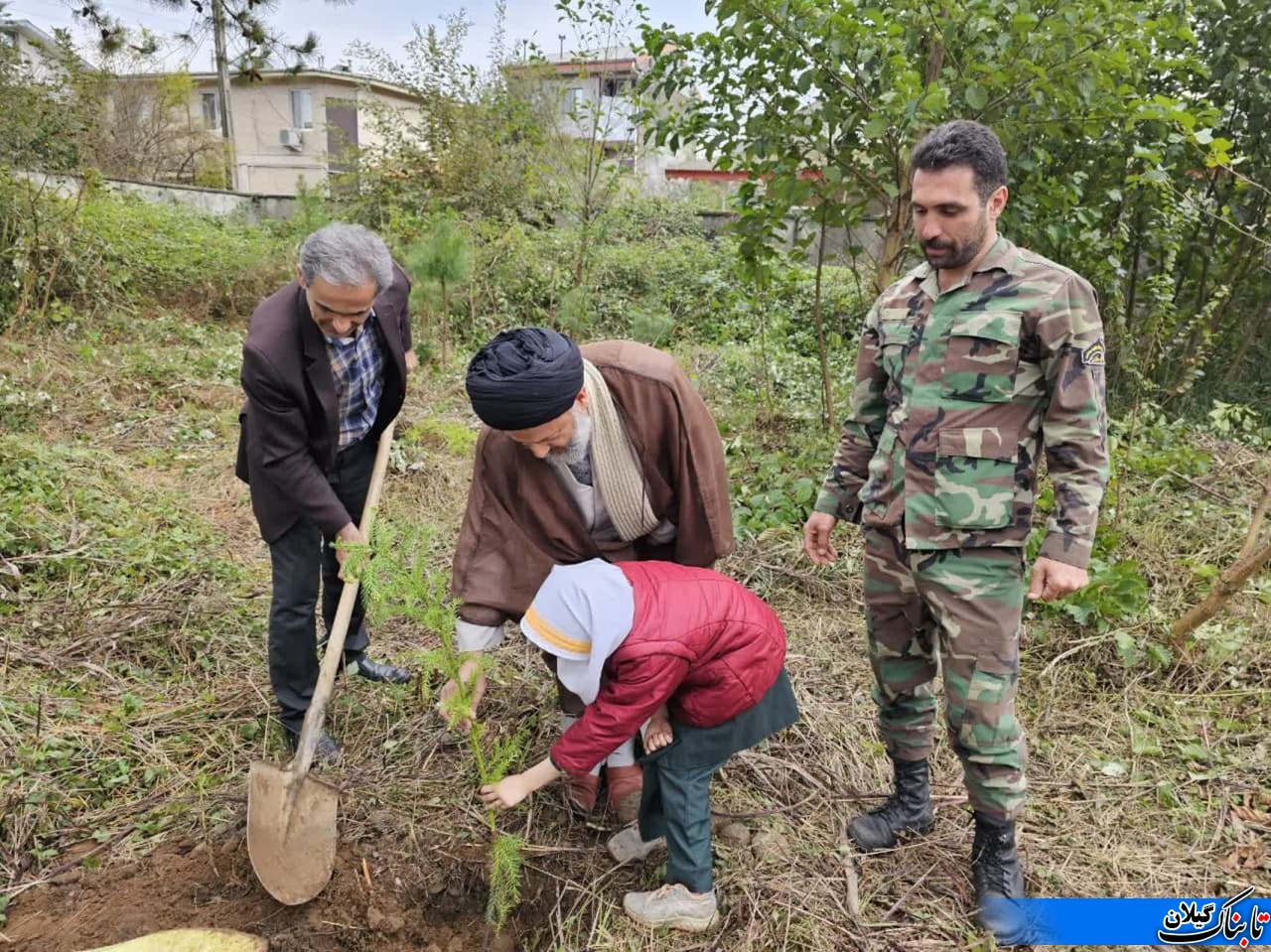 مشارکت کودکان لنگرودی در طرح مردمی کاشت یک میلیارد درخت