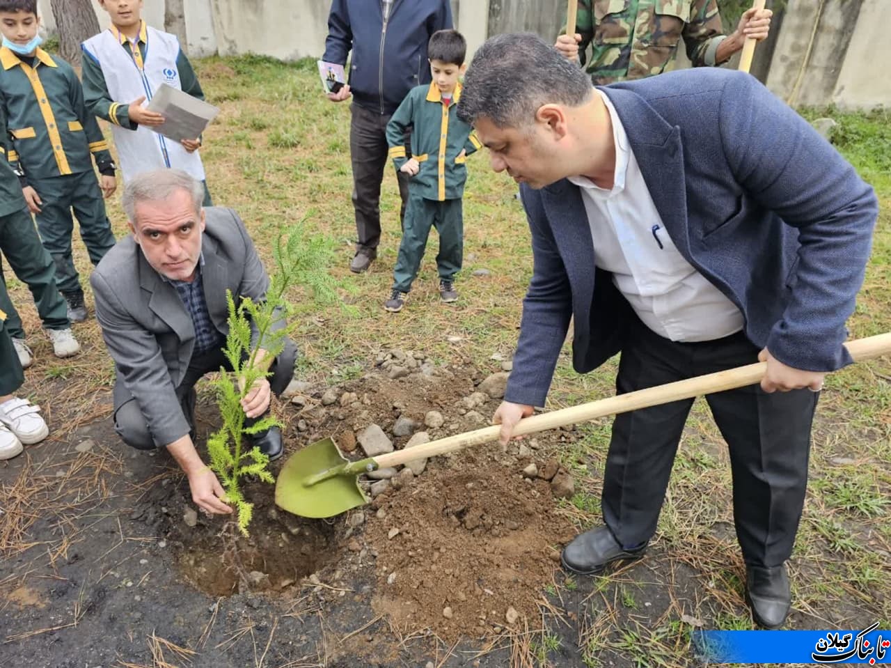 مشارکت کودکان لنگرودی در طرح مردمی کاشت یک میلیارد درخت